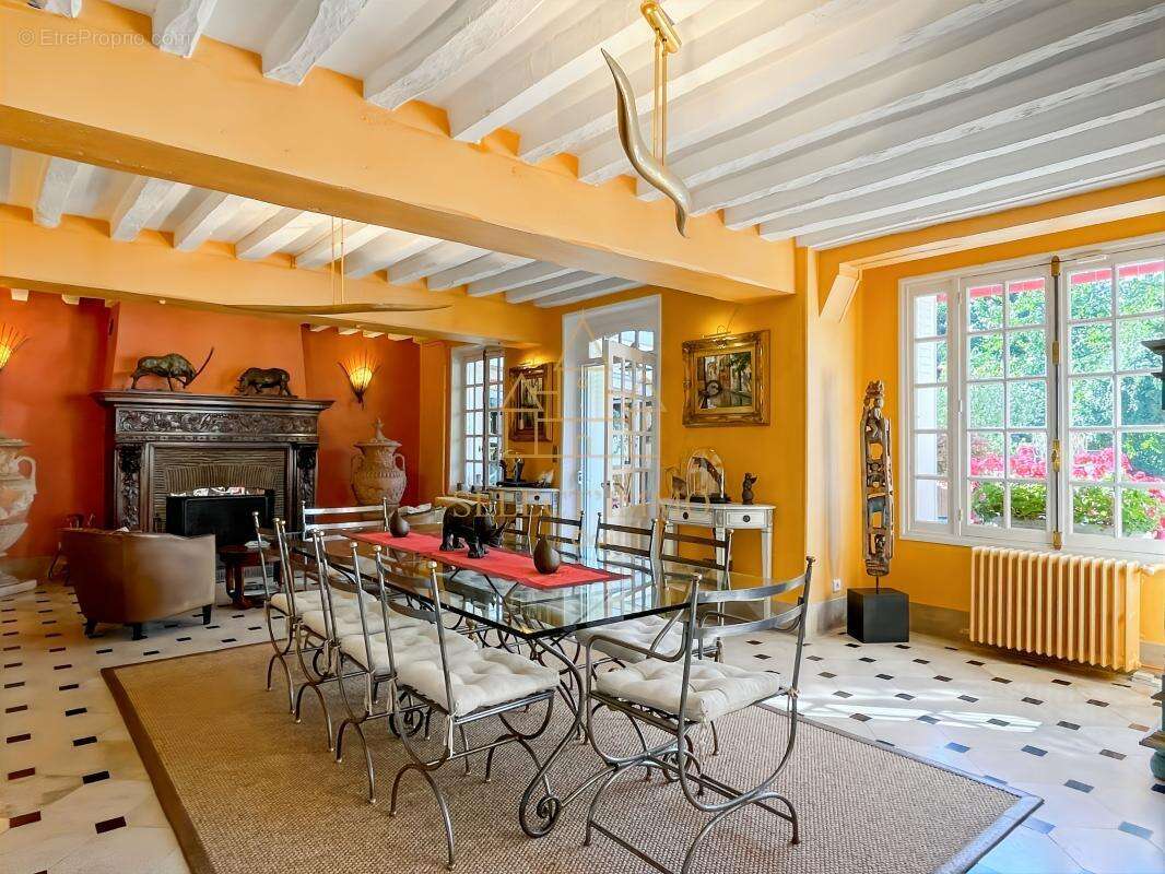 Authentique moulin de caractère de 550m² avec ses dépendances à 100km de Paris - photo 8