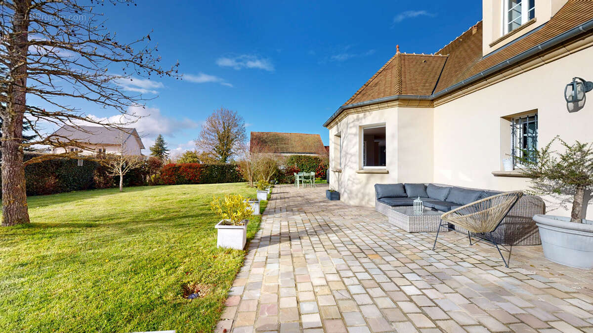 Maison à MONTFORT-L'AMAURY