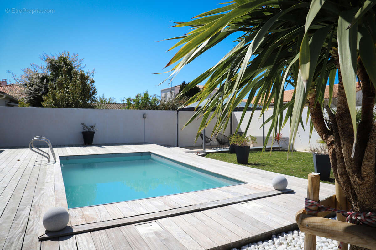 Maison à VAUX-SUR-MER