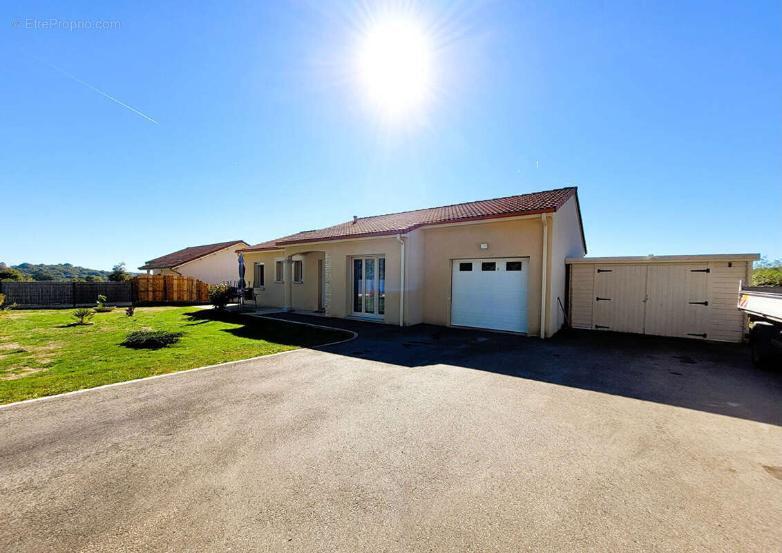 Maison à SAINT-HILAIRE-LES-PLACES