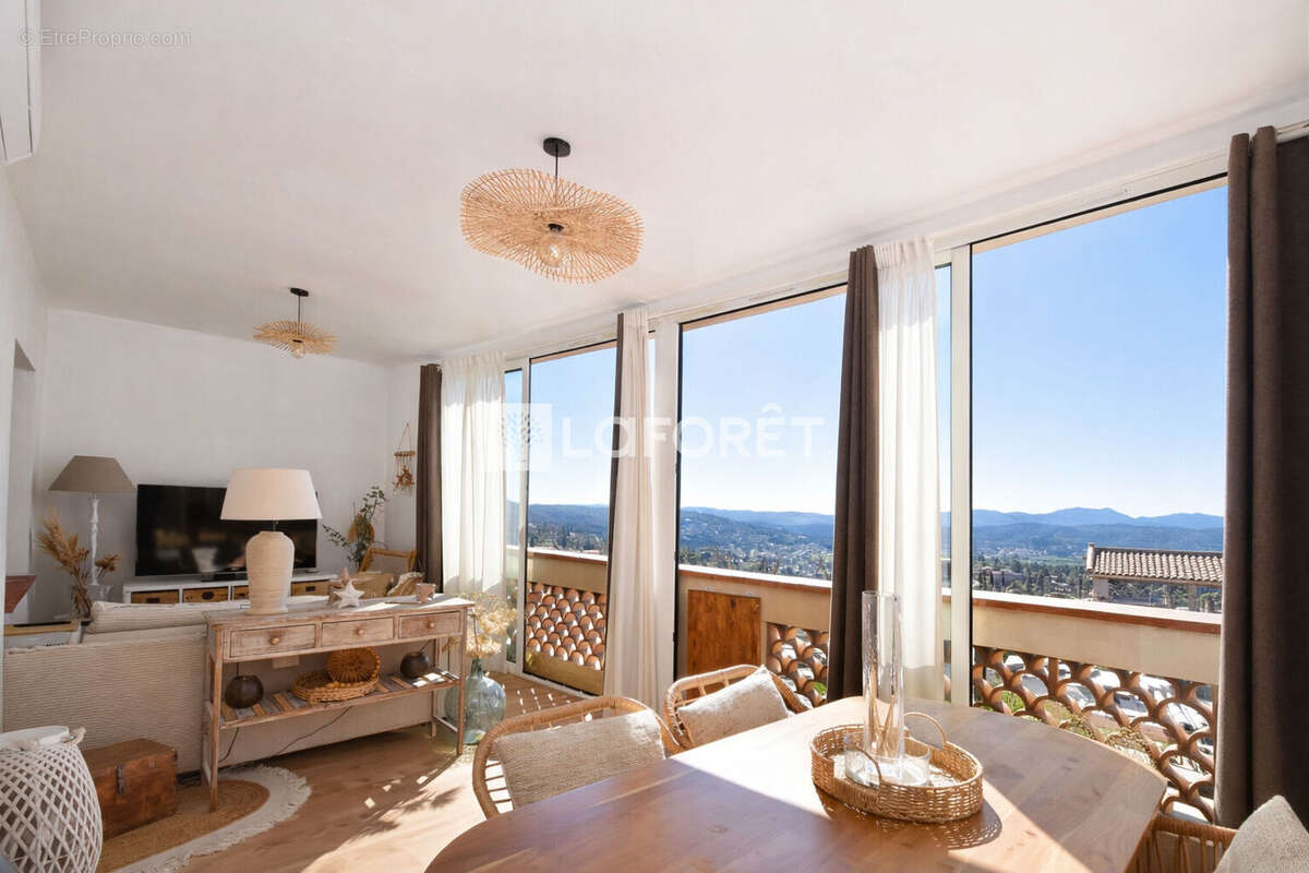 Appartement à MONTAUROUX