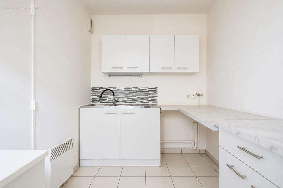 Appartement à LES PAVILLONS-SOUS-BOIS