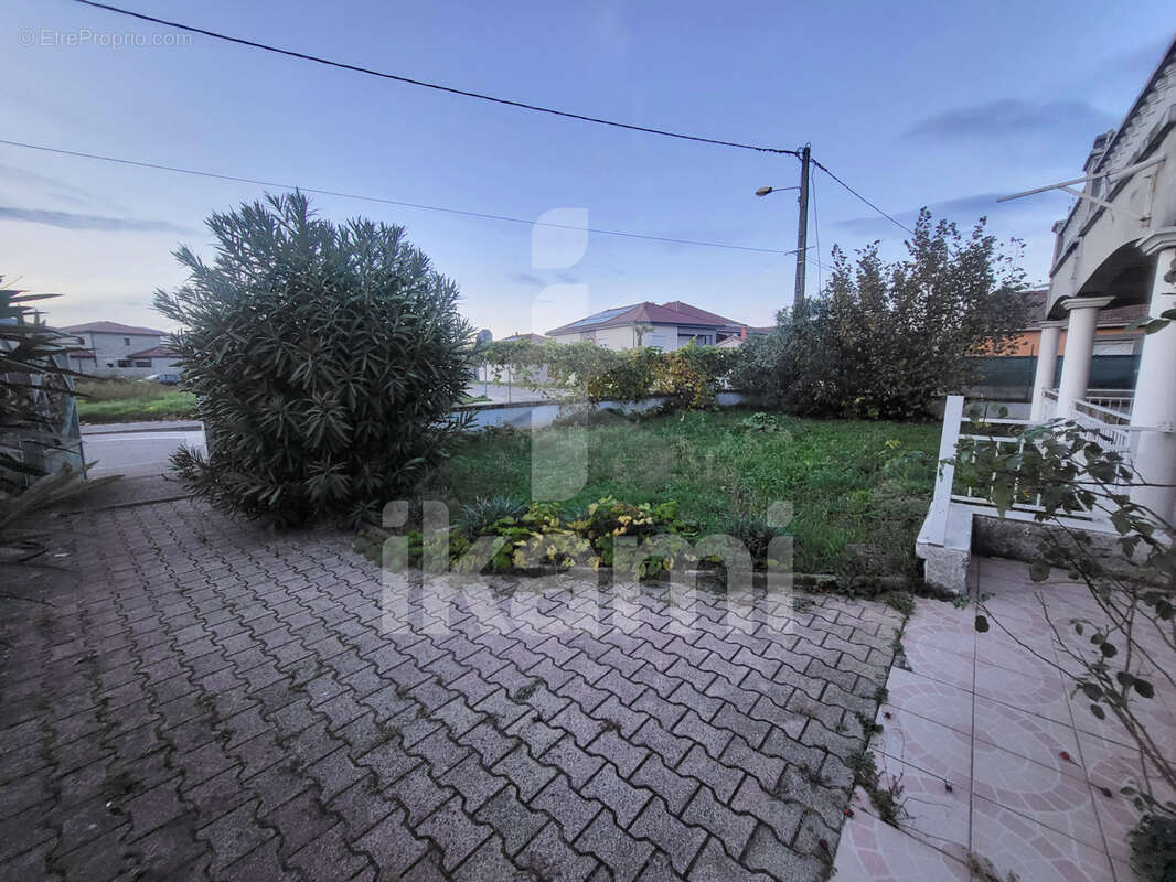 Maison à LE PEAGE-DE-ROUSSILLON