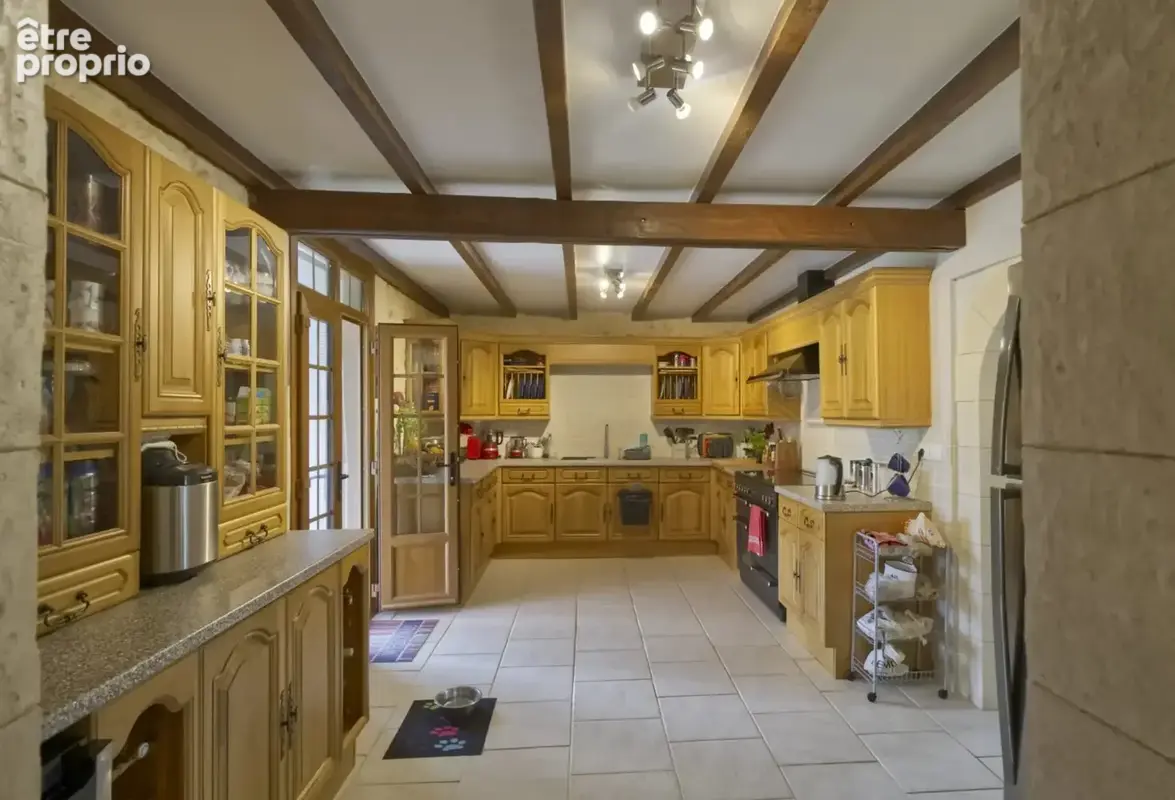 Superbe grande maison en pierre de 5 chambres avec piscine chauffée - photo 3