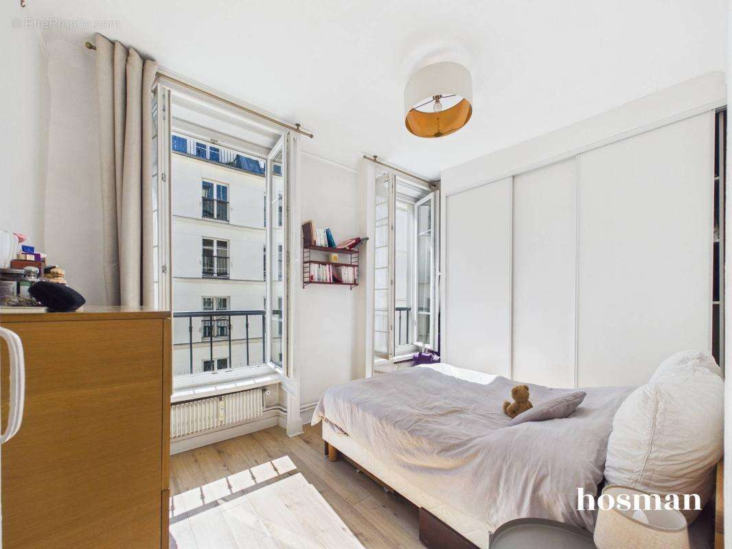 Appartement à PARIS-2E