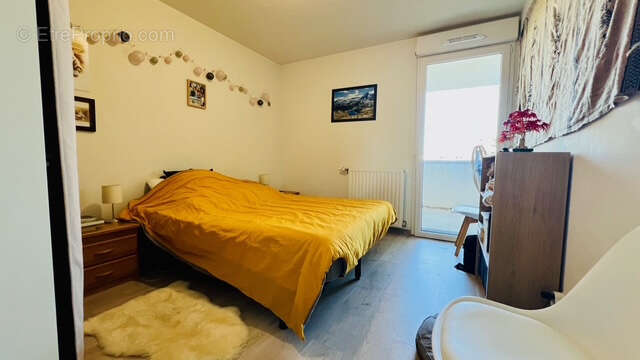 Appartement à BEAUZELLE