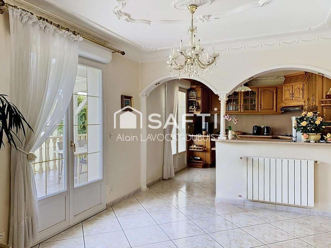Maison 225 m² à Gournay-Sur-Marne  - photo 6
