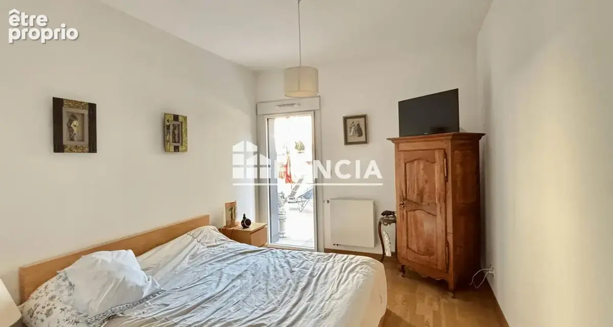 Une adresse privilégiée, un cadre exceptionnel et de beaux volumes ! pour cet appartement - photo 10