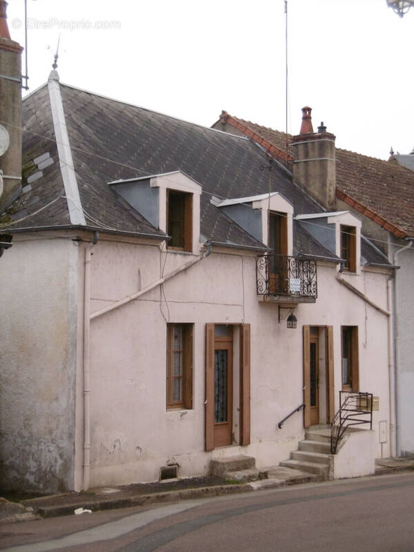 Photo 1 - Maison à LUZY