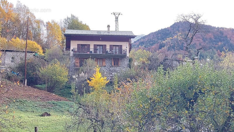Maison à VAUJANY