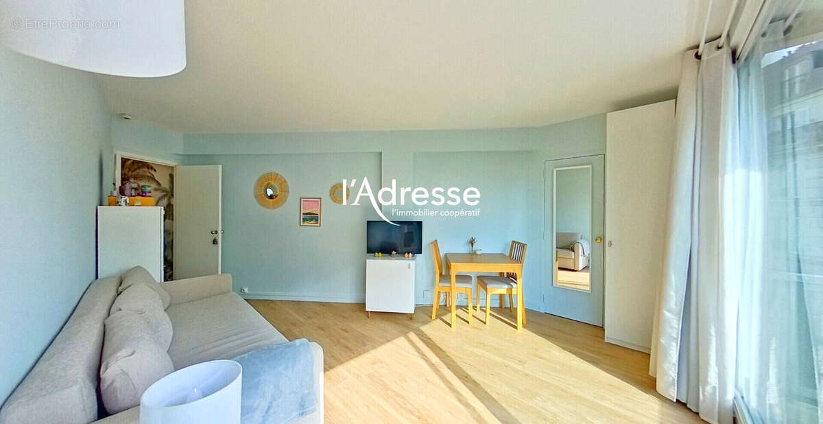 Appartement à PARIS-15E