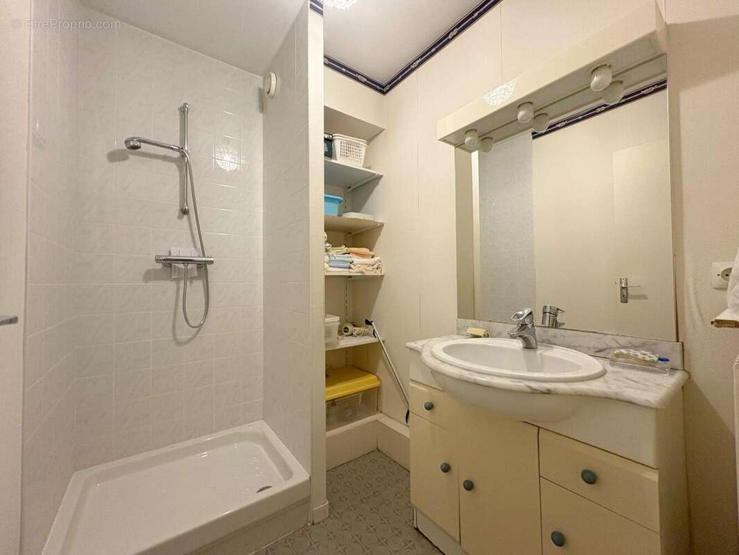 Appartement 84 m² à Granville  - photo 8