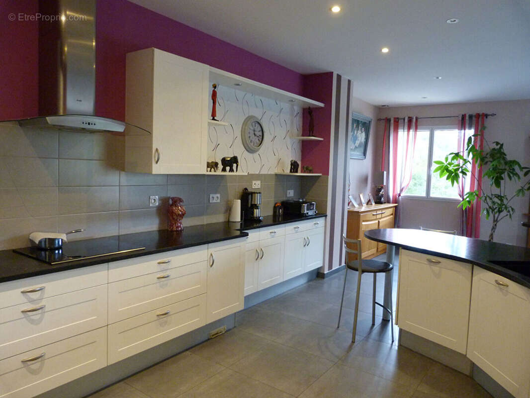 Maison à COSSE-LE-VIVIEN