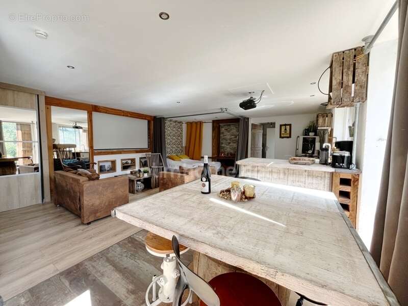 Maison à SAINT-DIDIER-SUR-BEAUJEU