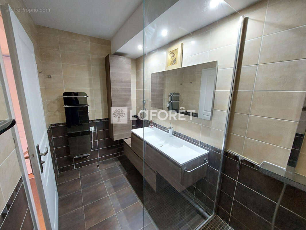 Appartement à AUDUN-LE-TICHE