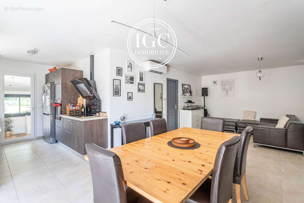 Le Rove  Maison 5 pièces de 102 m² - photo 4