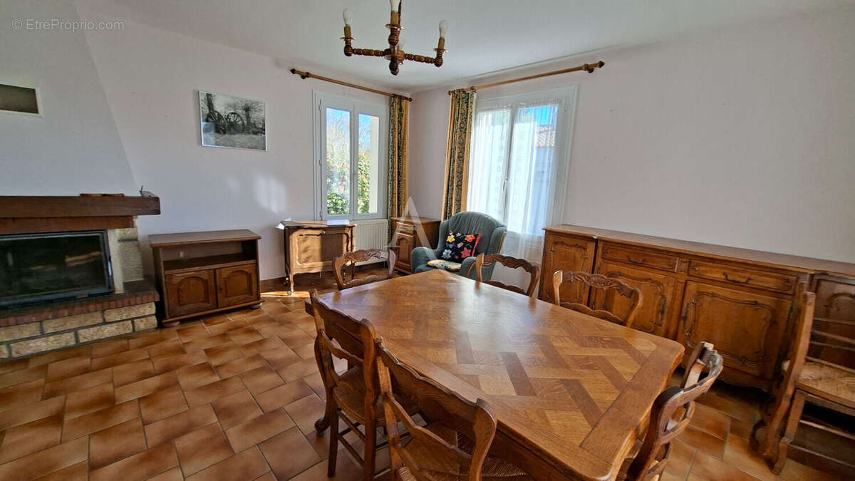 Maison à vendre à Saint Paul Mont Penit 3 chambres avec sous-sol et garage - photo 3