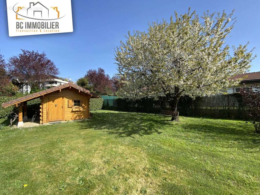 Maison à SAINT-GENIS-POUILLY