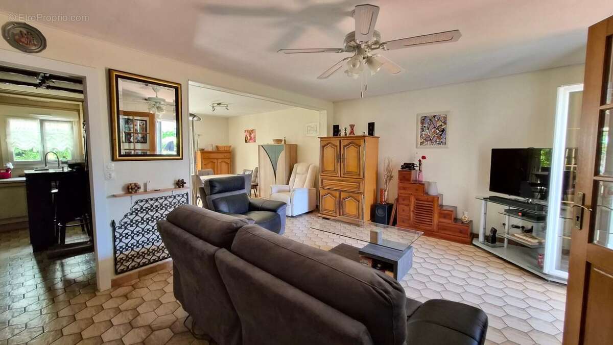 Maison à OLLAINVILLE