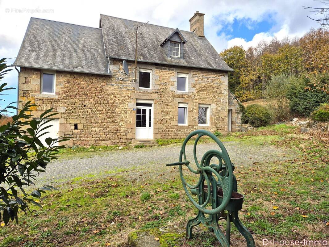 Maison à SAINT-POIS