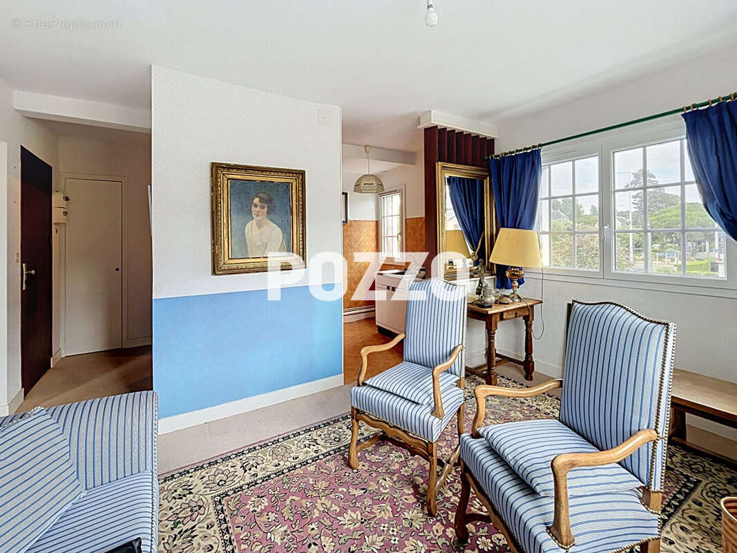 Appartement à JULLOUVILLE