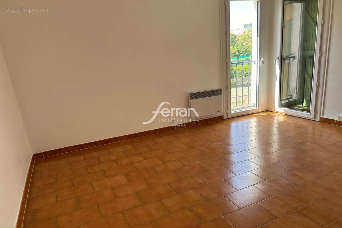 Appartement à LORGUES