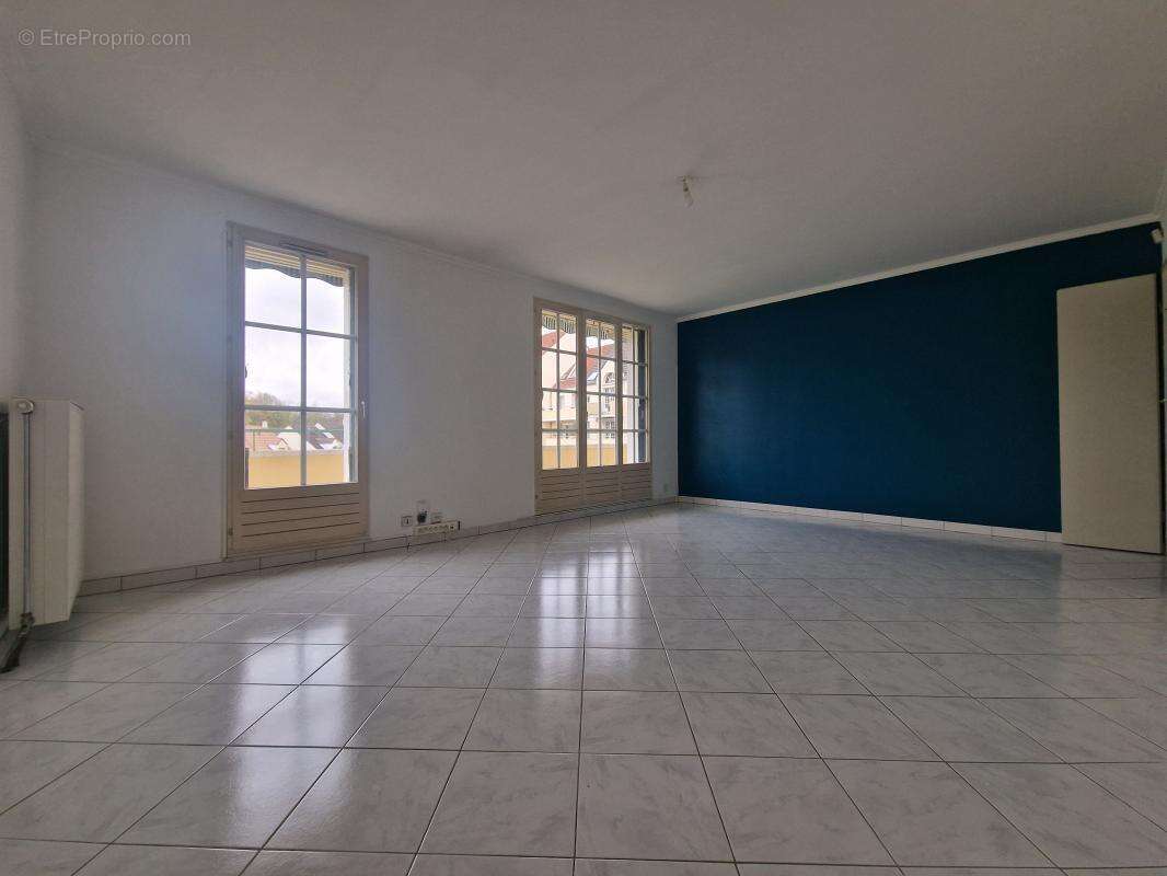Appartement à VAIRES-SUR-MARNE