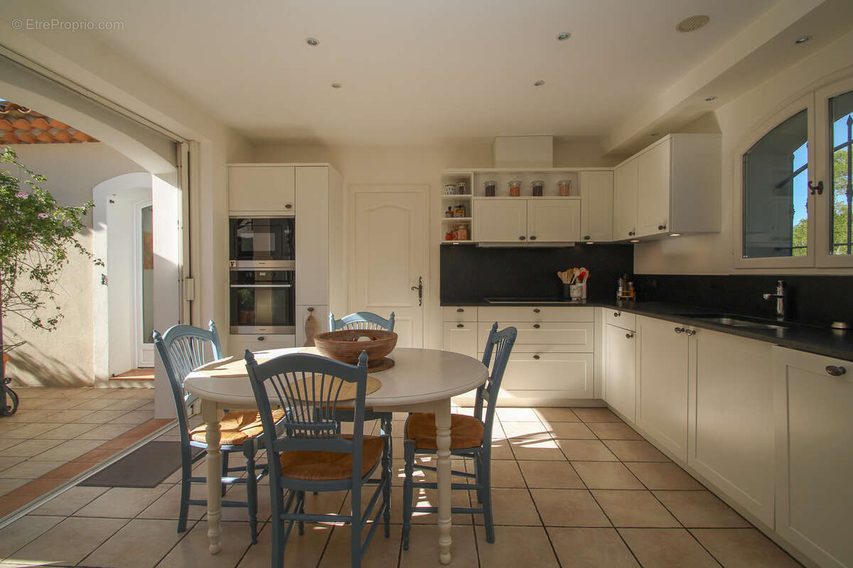 Maison à PUGET-SUR-ARGENS