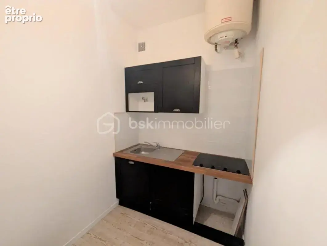 Appartement 44m² environ situé au centre ville de FOUGERES 35300 - photo 3