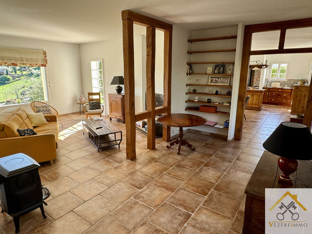 Maison à OBJAT