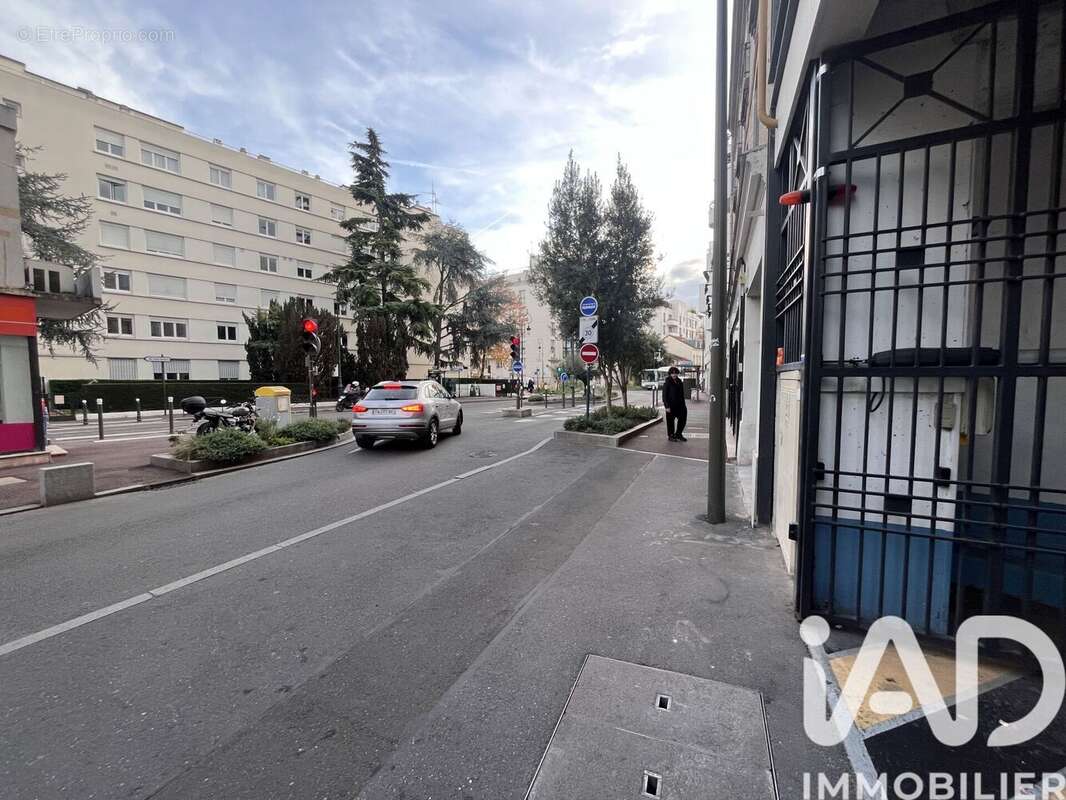 Photo 9 - Parking à SURESNES