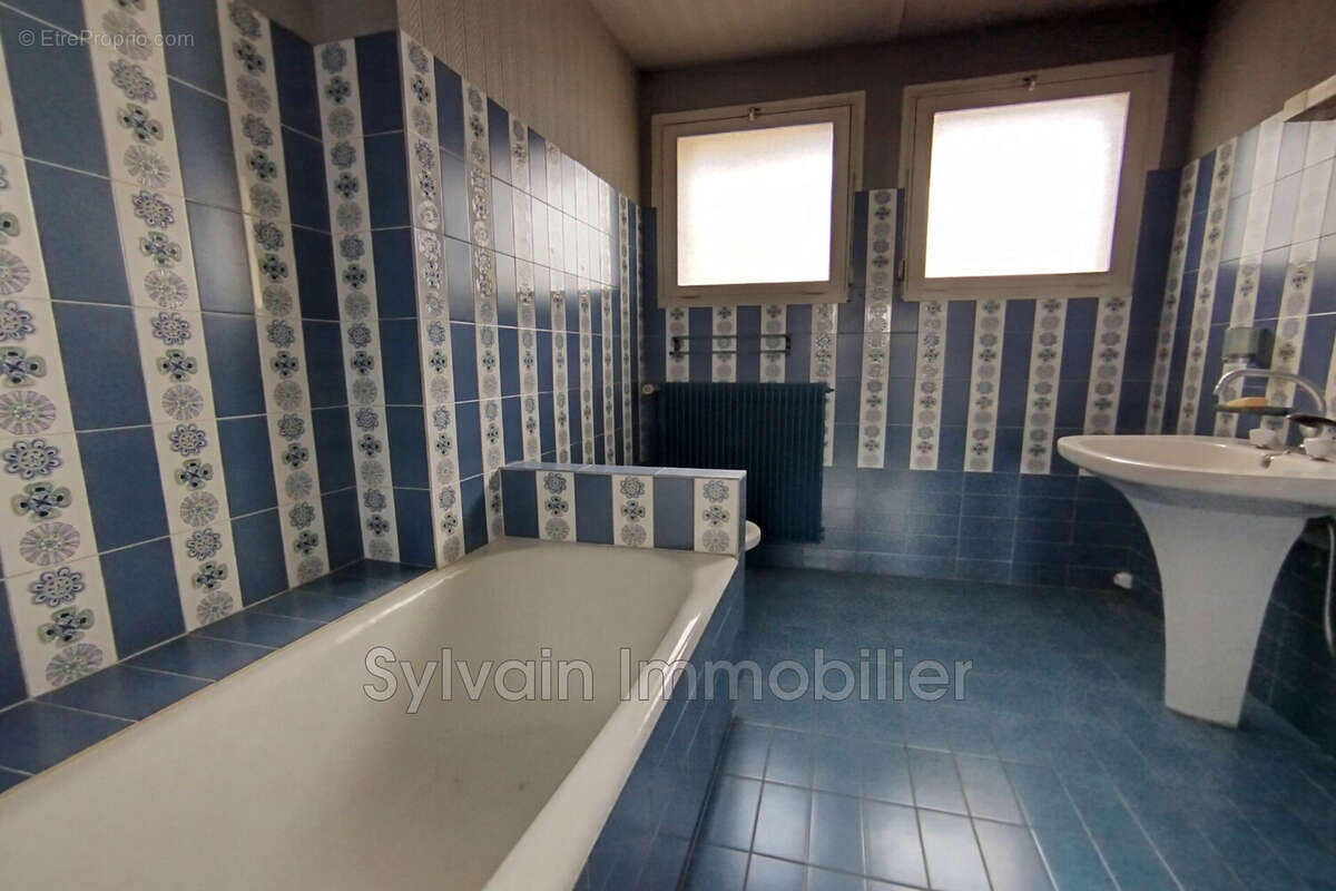 Maison 190 m² à Forges-Les-Eaux  - photo 8