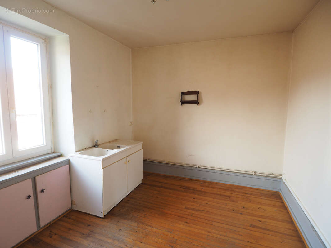 EXCLUSIF Etueffont - Maison pierre à rénover en totalité - photo 4