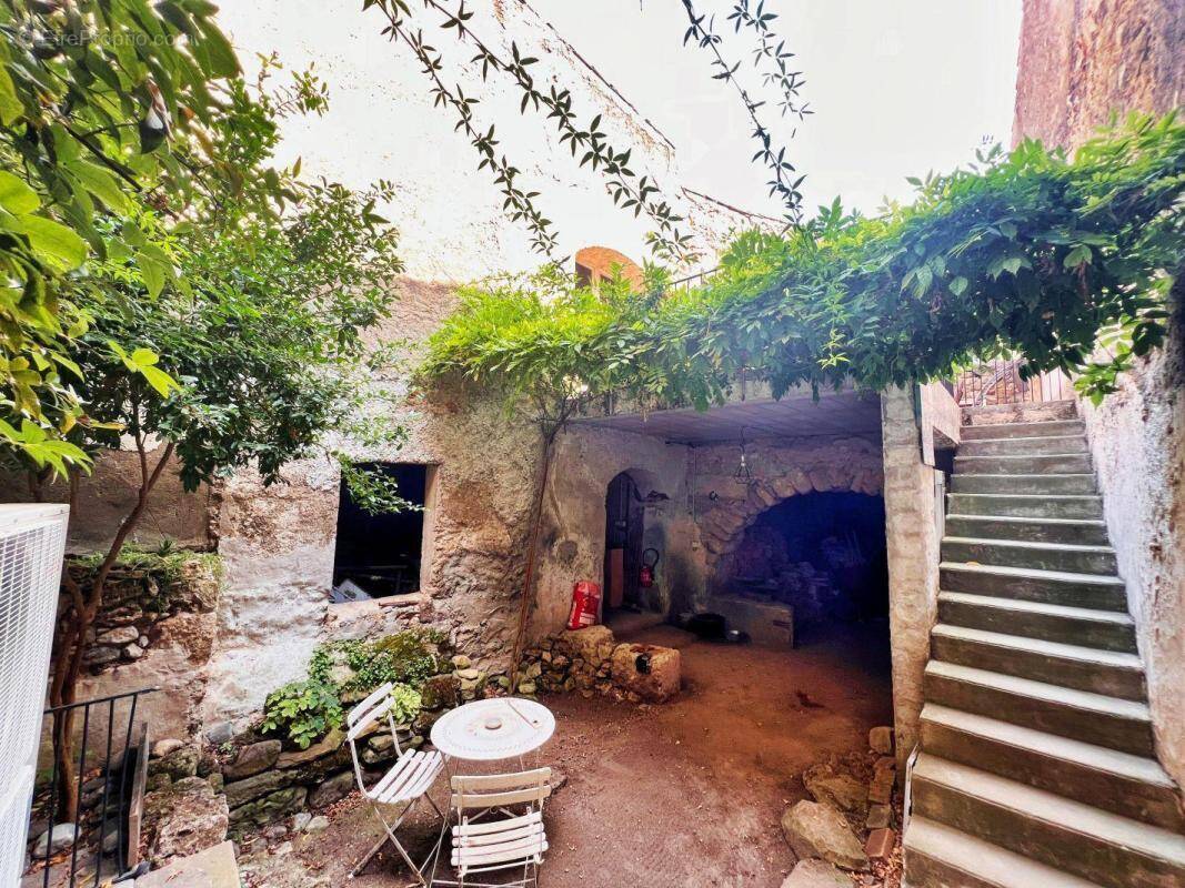Maison à FABREZAN