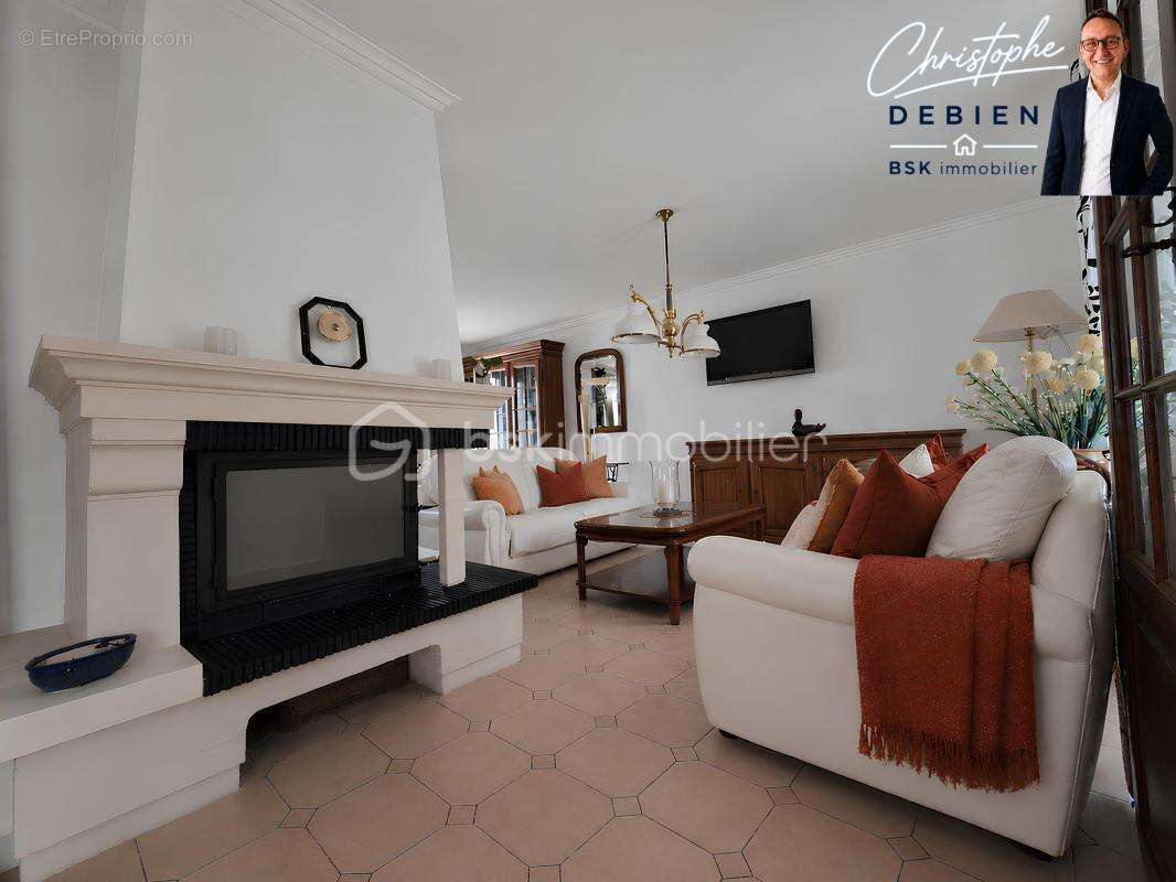 Maison familiale 4 chambres – sous-sol complet – terrain de 992 m² – proche commerces et écoles - photo 3