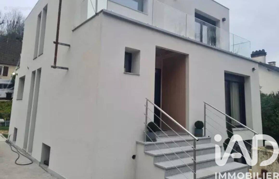 Photo 1 - Maison à LA FRETTE-SUR-SEINE