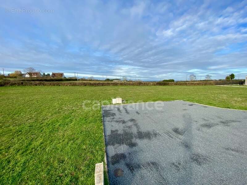 Terrain à QUINSSAINES