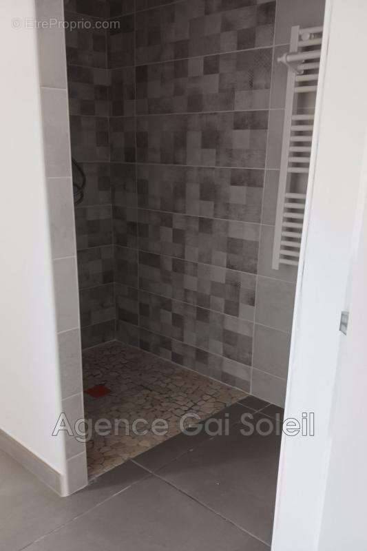 Maison à NISSAN-LEZ-ENSERUNE