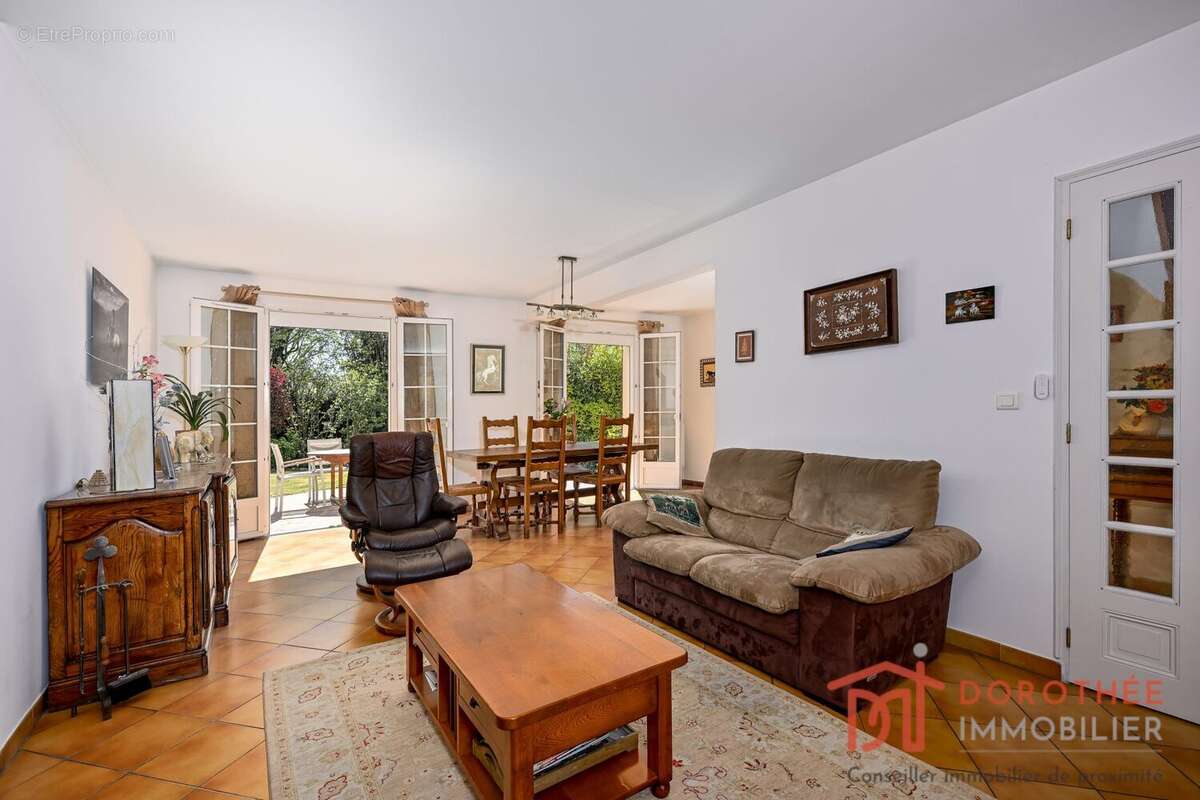 Maison 148 m² à Marolles-En-Brie  - photo 3