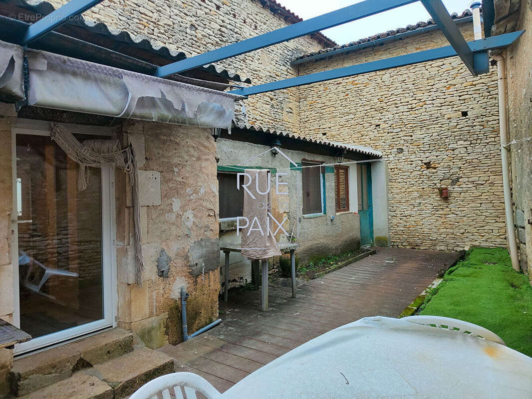 Maison à MASSOGNES
