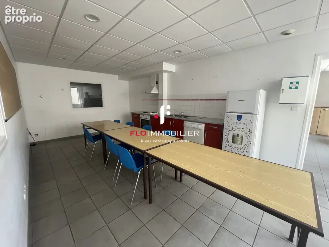 Commerce 2 272 m² à vendre à Bayeux (14400) - photo 5