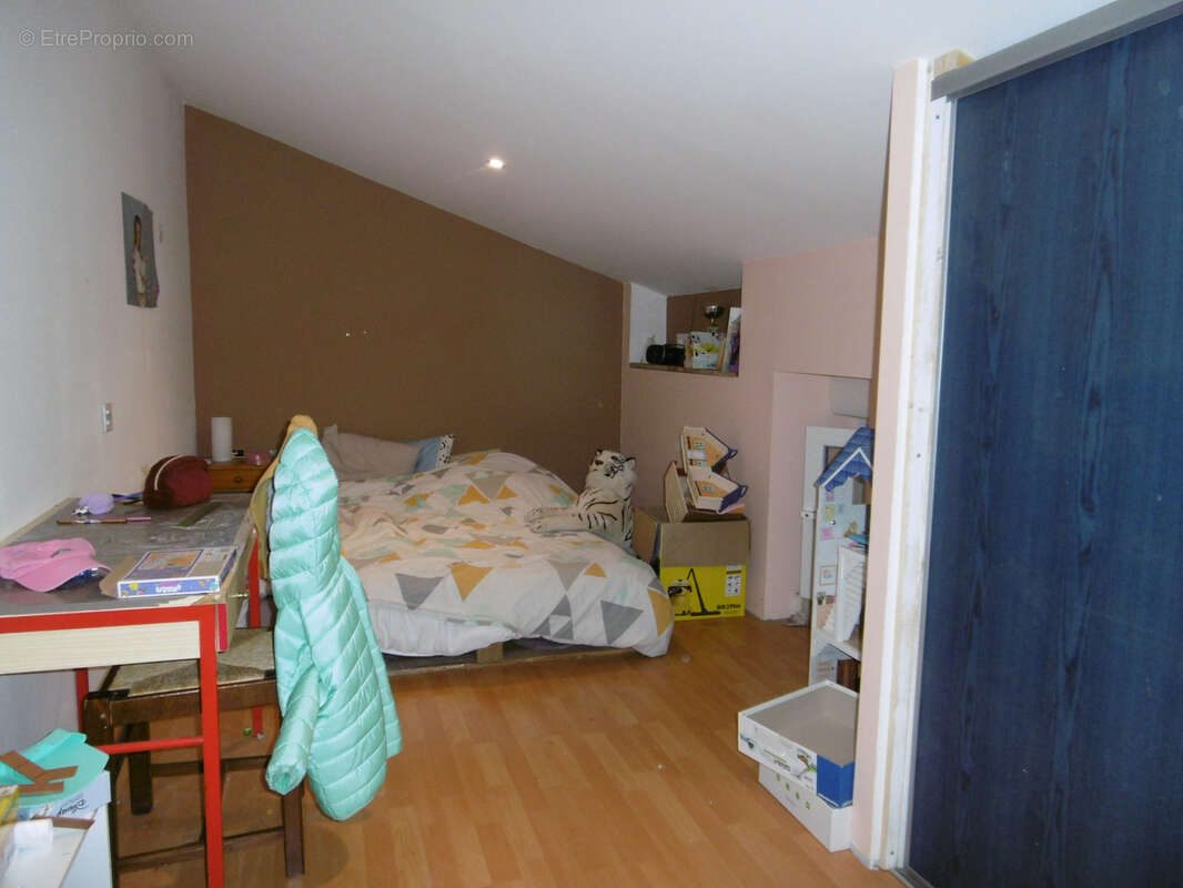 Maison à SAINT-CHRISTOPHE-EN-BRIONNAIS