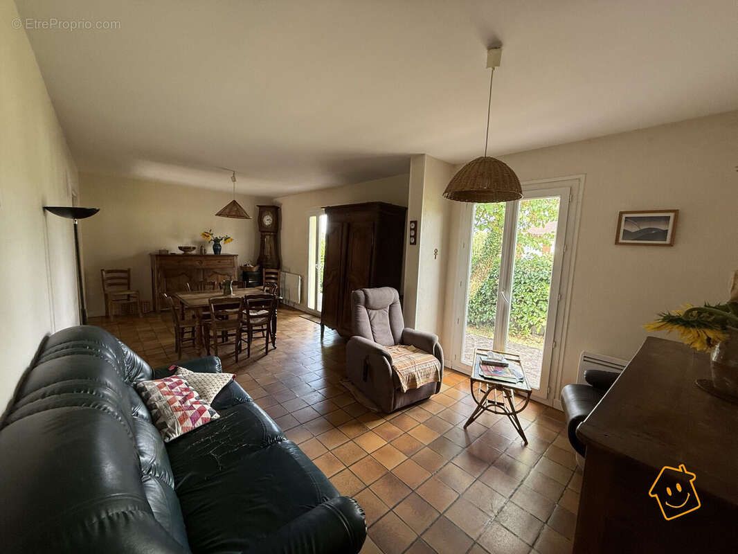 Maison 142 m² à Saint-Doulchard  - photo 5