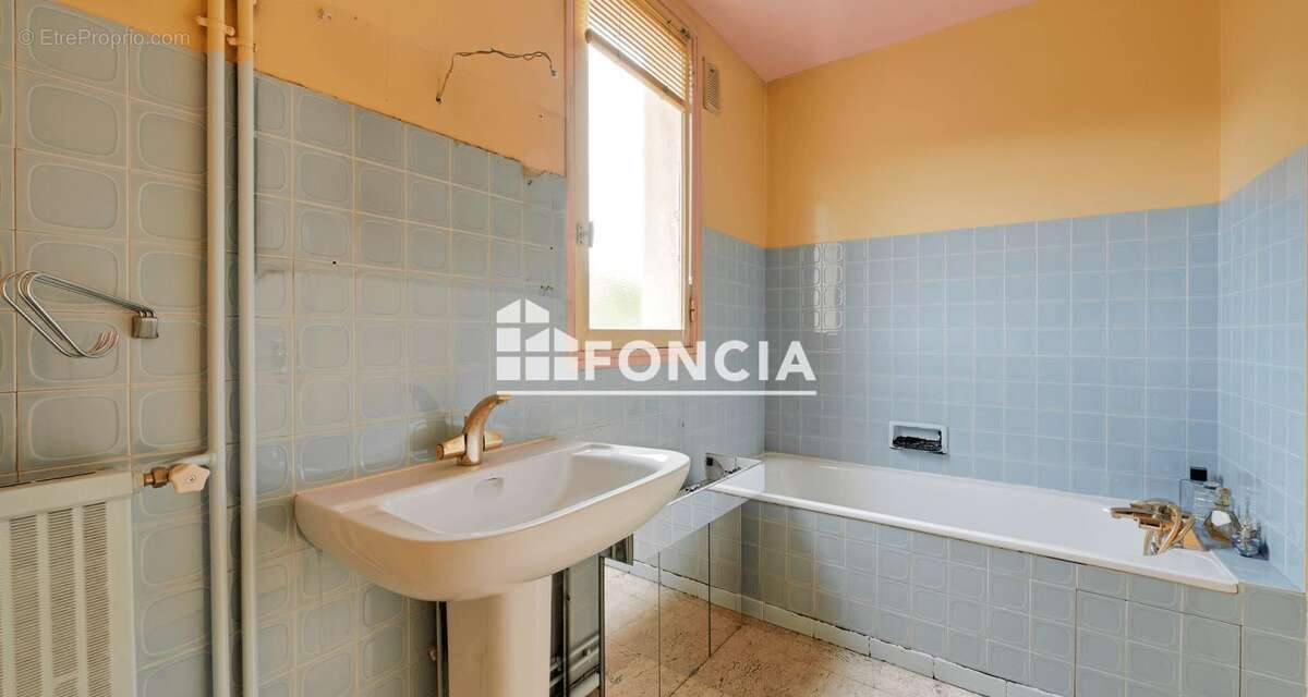 Appartement à SAINT-MAUR-DES-FOSSES