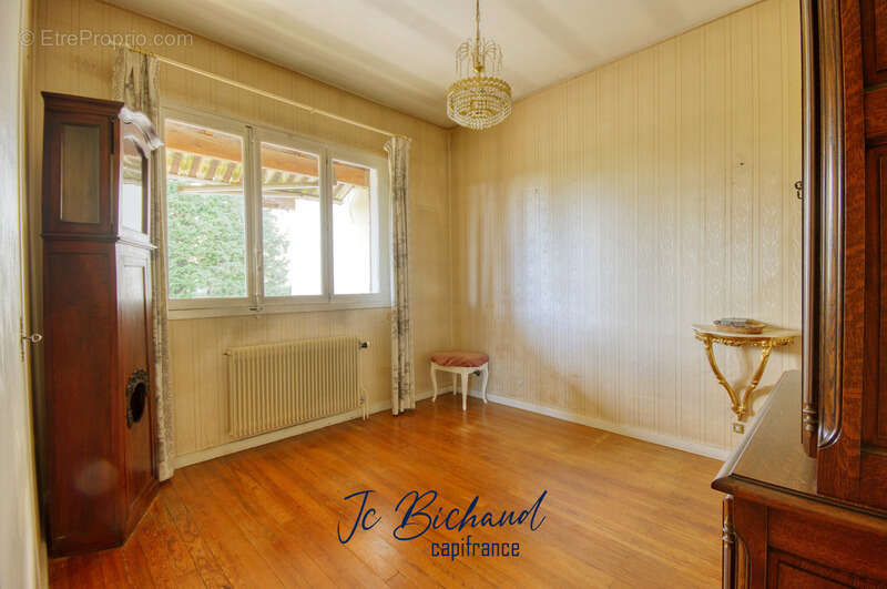 Maison à COLLONGES-AU-MONT-D'OR