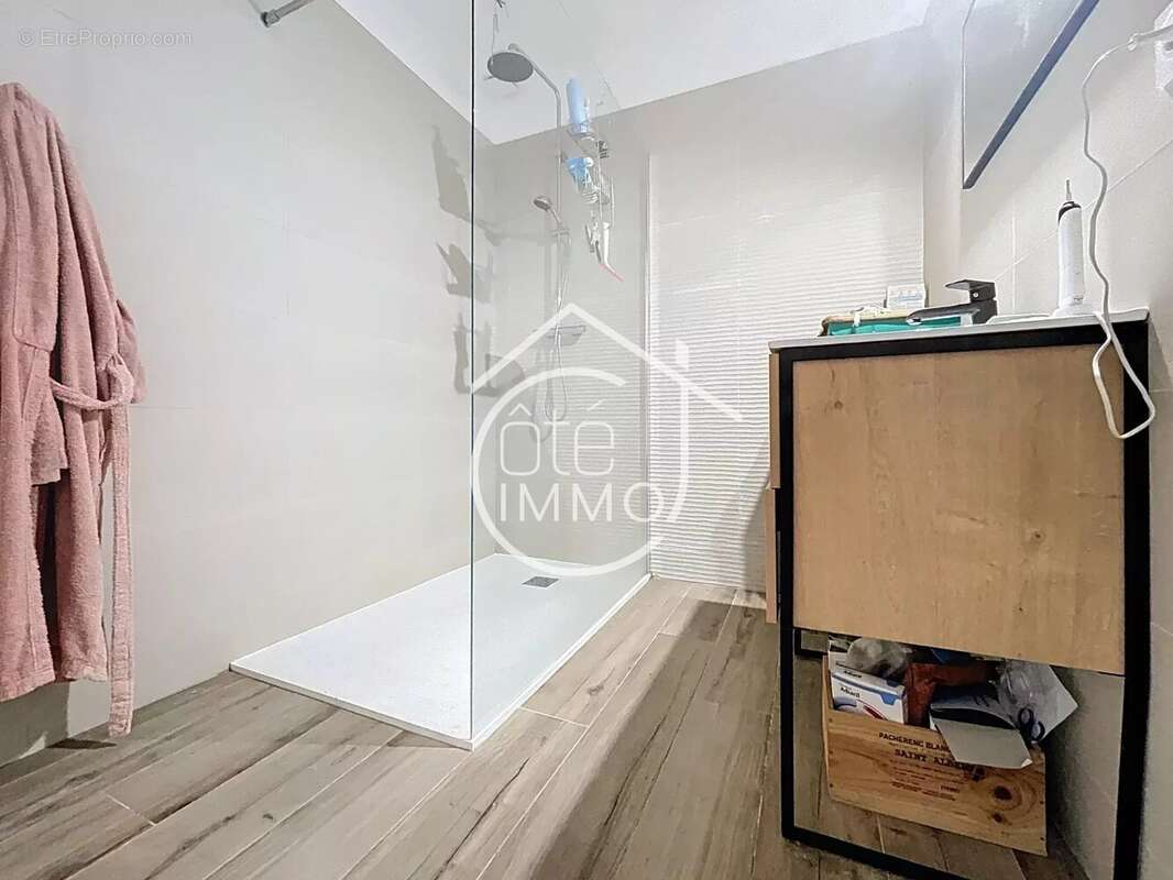 Maison à SAINT-MAGNE-DE-CASTILLON