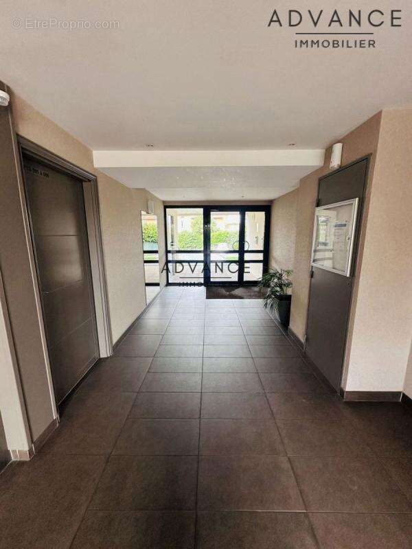 Appartement à FROUZINS