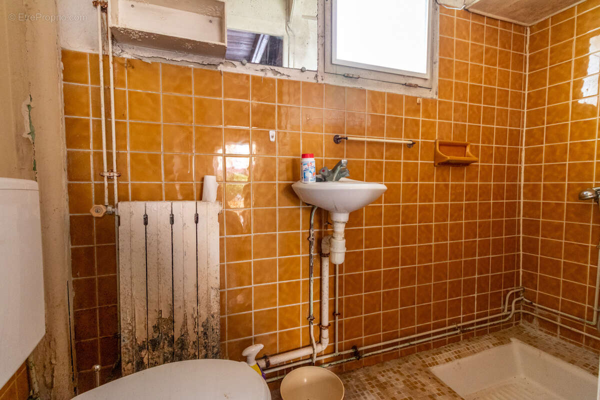Maison de ville à rénover - photo 5