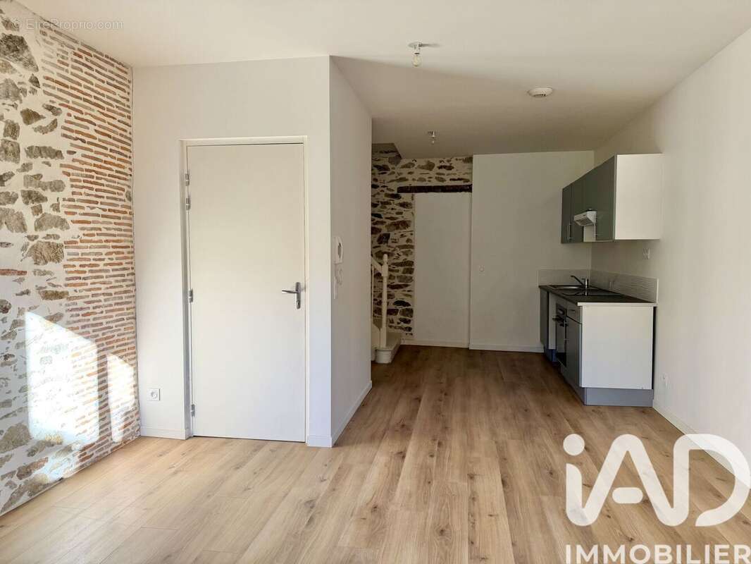 Photo 4 - Appartement à SAINT-ETIENNE-DE-MONTLUC