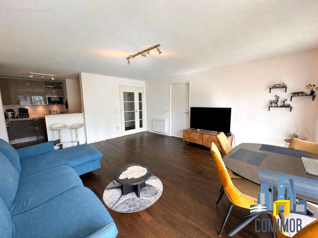 Appartement à COURBEVOIE
